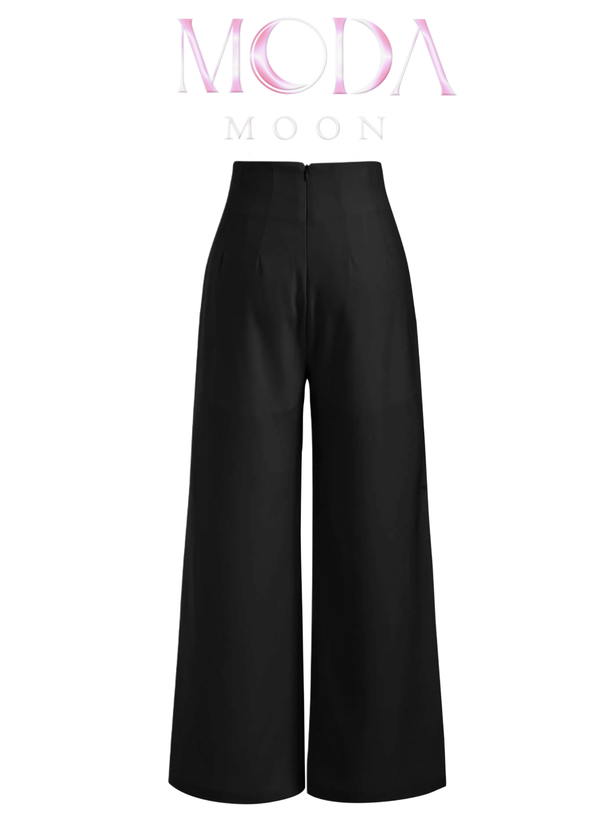 شلوار پارچهای زنانه دمپا گشاد (Wide Leg) با کمر بلند، طراحی اورلپ (Overlap) و دکمه فلزی تزئینی در قسمت جلو برند MODAMOON
